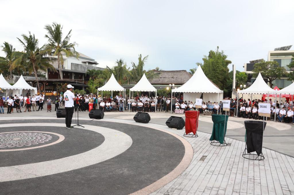 Kolaborasi Banyak Pihak, Mendagri Luncurkan GILAsSAMPAH di Bali